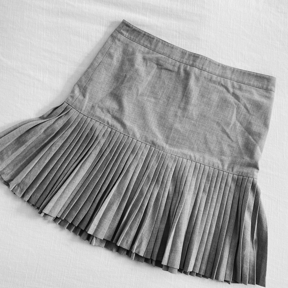 Club Monaco Gray Drop Waist Pleated Skirt